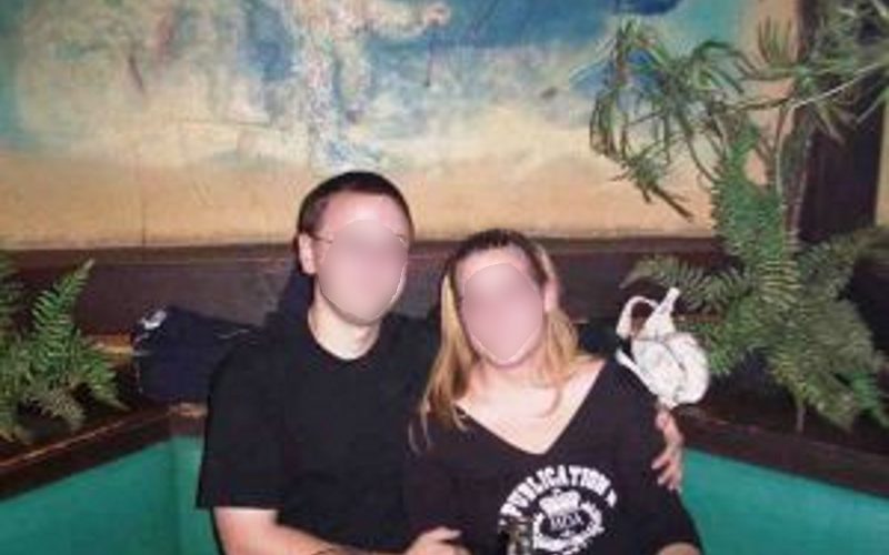 Junges verheiratetes Paar aus Esslingen sucht Paare für Partnertausch